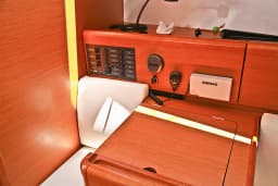 Sun Odyssey 33i in Skopelos / Loutraki Harbour thumbnail 8
