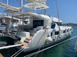 Lagoon 50 in Sardinia / Portisco / Cala dei Sardi thumbnail 5