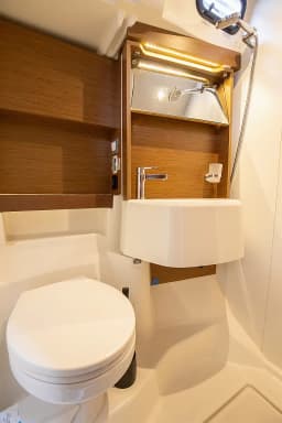 Oceanis 51.1 in Salerno / Marina d'Arechi thumbnail 13