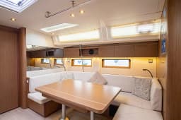 Oceanis 51.1 in Salerno / Marina d'Arechi thumbnail 14