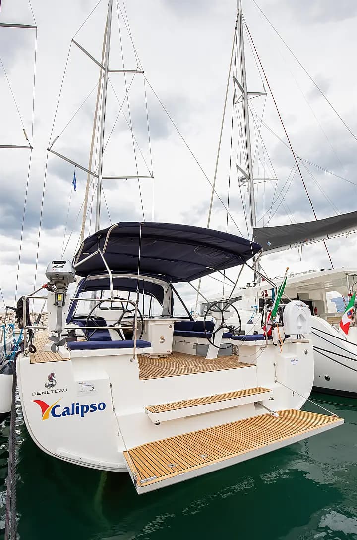 Oceanis 51.1 in Salerno / Marina d'Arechi - Photo 4