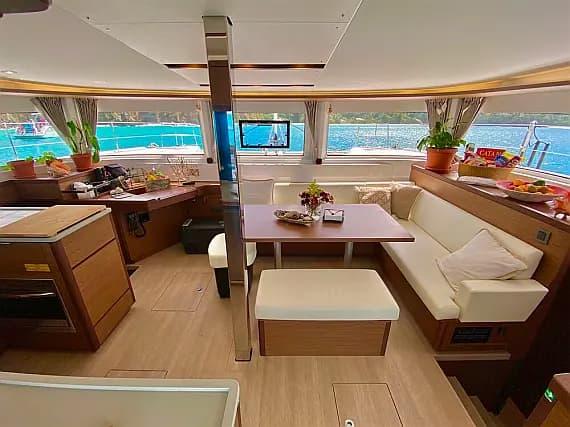 Lagoon 46 in Eden Island / Mahe, Victoria / Eden Island Marina - Photo 3