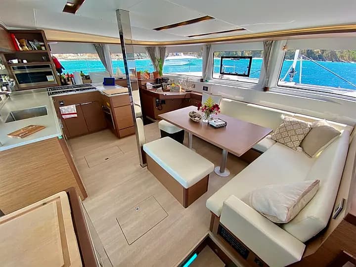 Lagoon 46 in Eden Island / Mahe, Victoria / Eden Island Marina - Photo 4