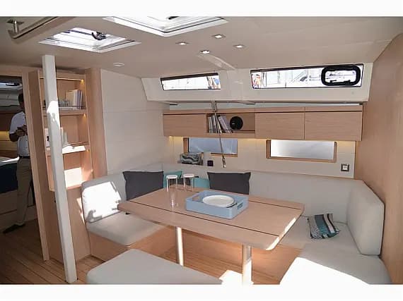 Oceanis 46.1 in Athens / Alimos Marina - Photo 3