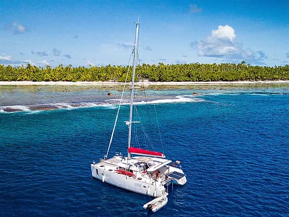 Lagoon 400 S2 in Papeete, Tahiti / Papeete - image 1