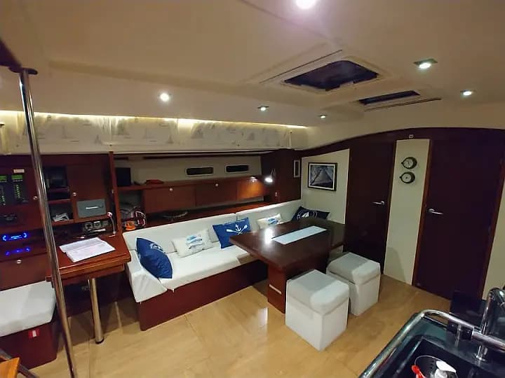 Hanse 540 in Athens / Alimos Marina - Photo 5