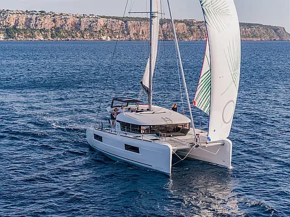 Lagoon 40 in Sicily / Capo d'Orlando Marina - Photo 1