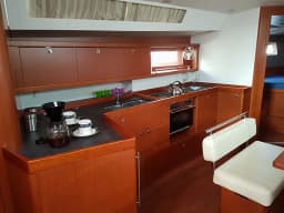 Oceanis 45 in Lefkada / D-Marin Marina Lefkas thumbnail 25