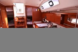 Oceanis 40 in Volos / Port of Volos thumbnail 3