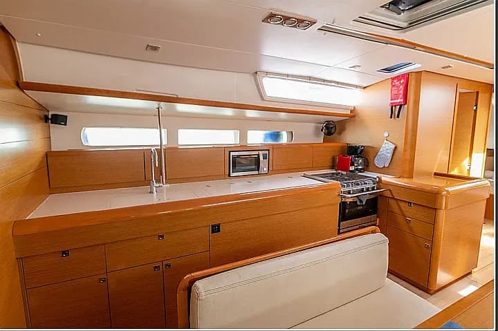 Sun Odyssey 509 in Athens / Alimos Marina - Photo 4