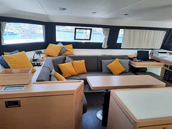 Dufour Catamaran 48 in Sicily / Capo d'Orlando Marina - Photo 3