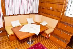 Staryacht 1670 in Primošten / Marina Kremik thumbnail 12