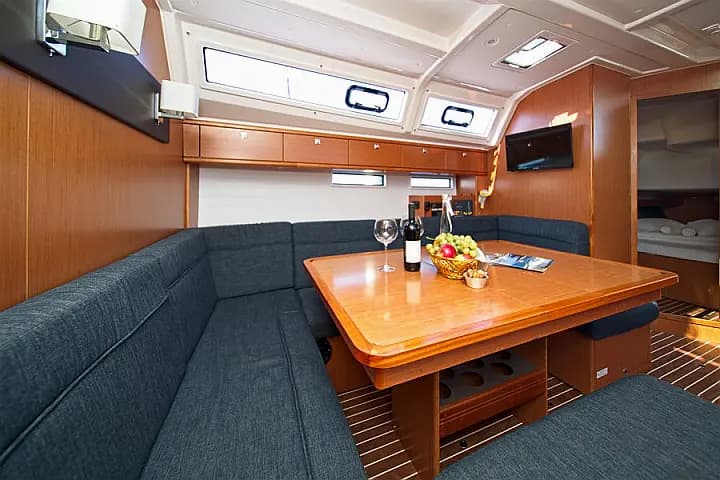 Bavaria 46 Cruiser in Murter / Marina Hramina - Photo 4