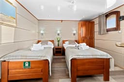 Motoryacht in Split / ACI Marina Split thumbnail 30