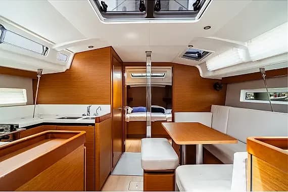 Sun Odyssey 440 in Sardinia / Portisco / Marina di Portisco - Photo 3