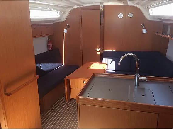 Bavaria Cruiser 37 in Sardinia / Portisco / Cala dei Sardi - Photo 3