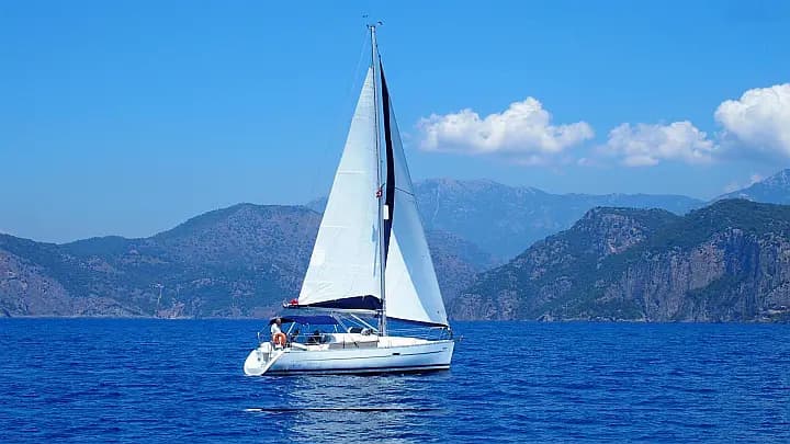 Oceanis 323 in Fethiye / Ece Marina - Photo 4