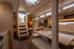Oceanis 37.1 in Salerno / Marina d'Arechi thumbnail 6