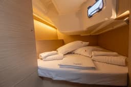 Oceanis 37.1 in Salerno / Marina d'Arechi thumbnail 7