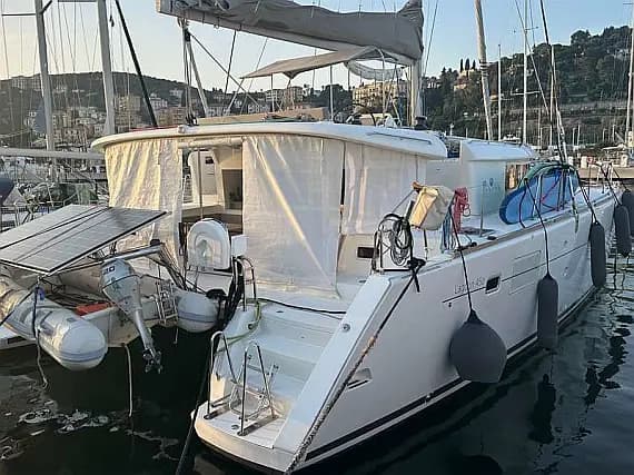 Lagoon 450 Fly in Naples / Darsena Acton - Photo 1