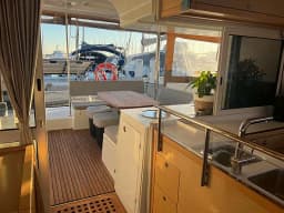 Lagoon 450 Fly in Naples / Darsena Acton thumbnail 19