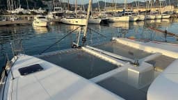 Lagoon 450 Fly in Naples / Darsena Acton thumbnail 9