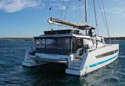 Aura 51 in Seget Donji / Marina Baotić thumbnail 25