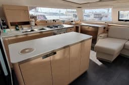 Aura 51 in Seget Donji / Marina Baotić thumbnail 6