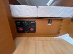 Sun Odyssey 440 in Mallorca / Palma de Mallorca / La Lonja Marina Charter thumbnail 5