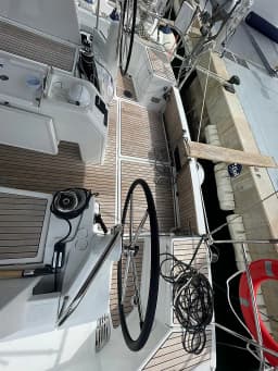 Sun Odyssey 440 in Mallorca / Palma de Mallorca / La Lonja Marina Charter thumbnail 6