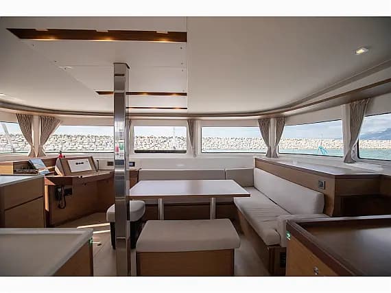 Lagoon 46 in Salerno / Marina d'Arechi - Photo 3