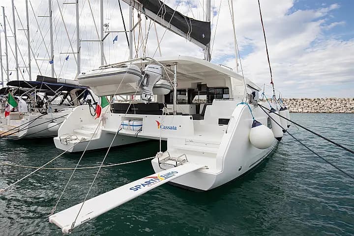 Lagoon 46 in Salerno / Marina d'Arechi - Photo 4