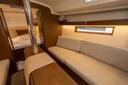 Oceanis 34.1 in Salerno / Marina d'Arechi thumbnail 12