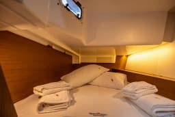 Oceanis 34.1 in Salerno / Marina d'Arechi thumbnail 9