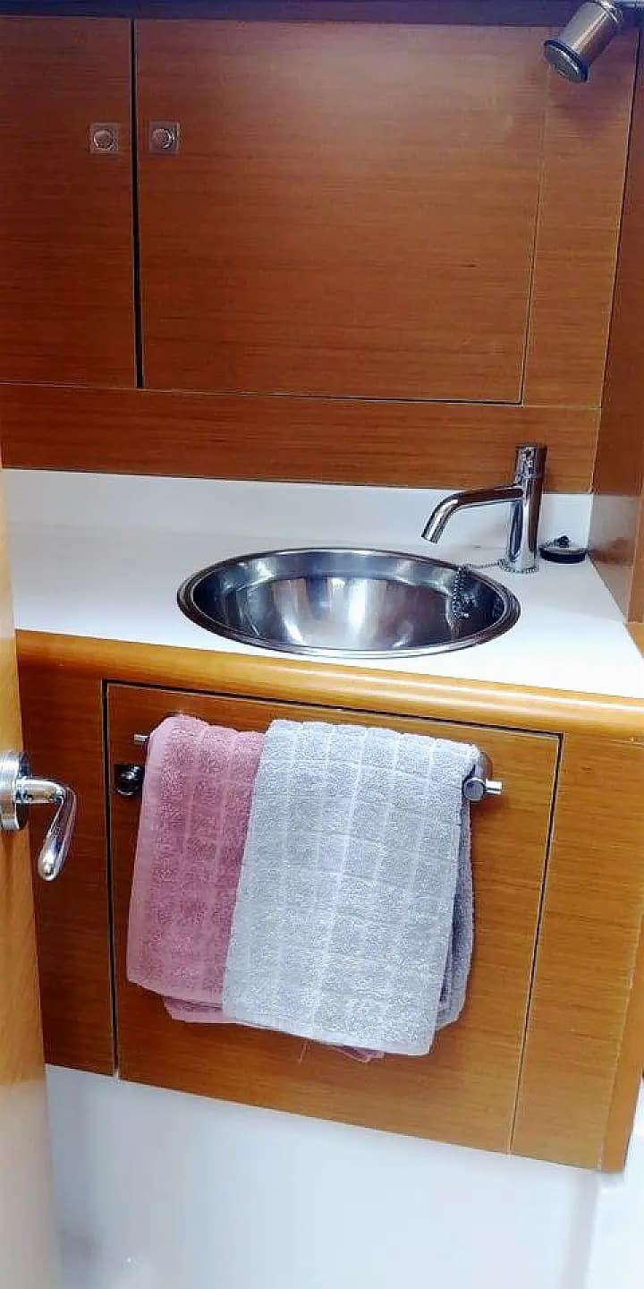Sun Odyssey 409 in Baška Voda / Marina Baška Voda - Photo 5