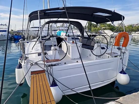 Oceanis 40.1 in Athens / Alimos Marina - Photo 1