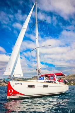 Oceanis 35 in Pomer / ACI Marina Pomer thumbnail 5