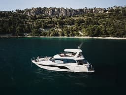 Prestige 590 Fly in Split / ACI Marina Split thumbnail 9