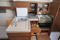 Oceanis 34.1 in Fethiye / Ece Marina thumbnail 12
