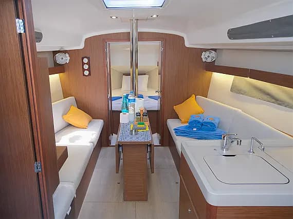 Oceanis 34.1 in Fethiye / Ece Marina - Photo 3
