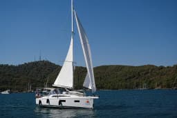 Oceanis 34.1 in Fethiye / Ece Marina thumbnail 6