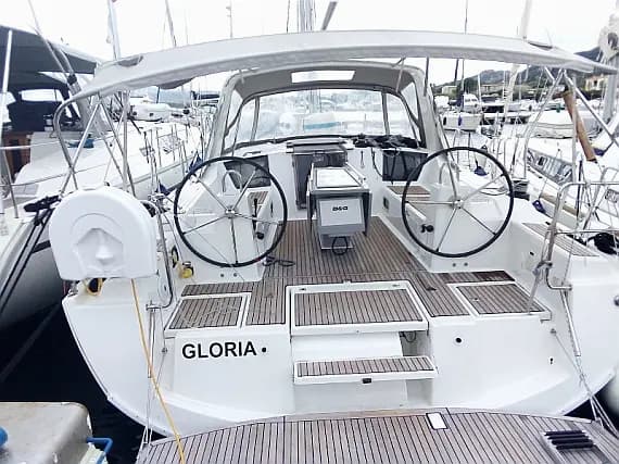 Oceanis 41.1 in Puntone / Marina di Scarlino - Photo 1