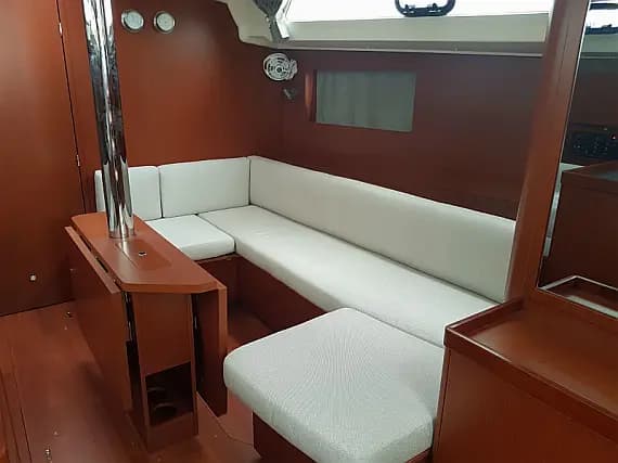 Oceanis 41.1 in Puntone / Marina di Scarlino - Photo 3