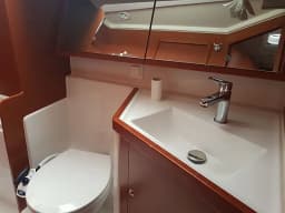Oceanis 41.1 in Puntone / Marina di Scarlino thumbnail 4