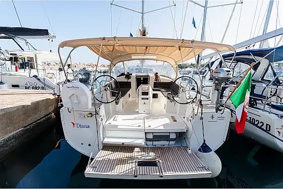 Sun Odyssey 440 in Sicily / Furnari / Marina Portorosa - Photo 1
