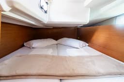 Sun Odyssey 440 in Sicily / Furnari / Marina Portorosa thumbnail 14