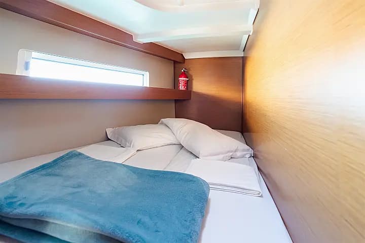 Sun Odyssey 440 in Sicily / Furnari / Marina Portorosa - Photo 4