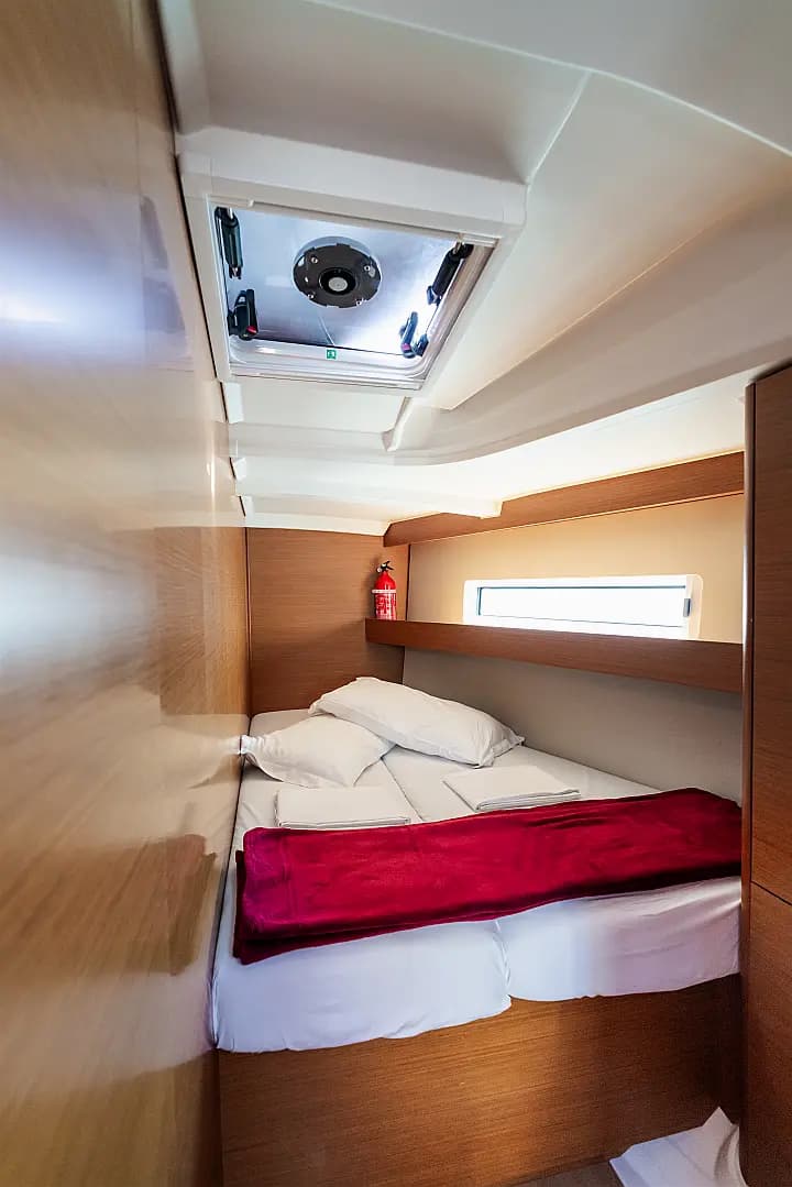 Sun Odyssey 440 in Sicily / Furnari / Marina Portorosa - Photo 5