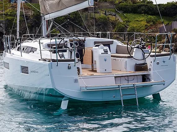 Sun Odyssey 410 in Athens / Alimos Marina - Photo 2