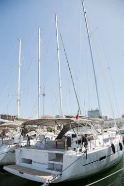 Dufour 520 Grand Large in Sardinia / Cagliari / Marina di Cagliari thumbnail 17